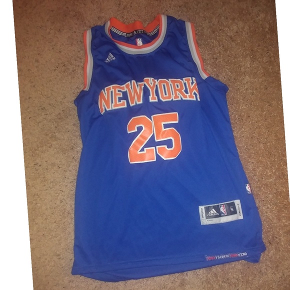 d rose knicks jersey